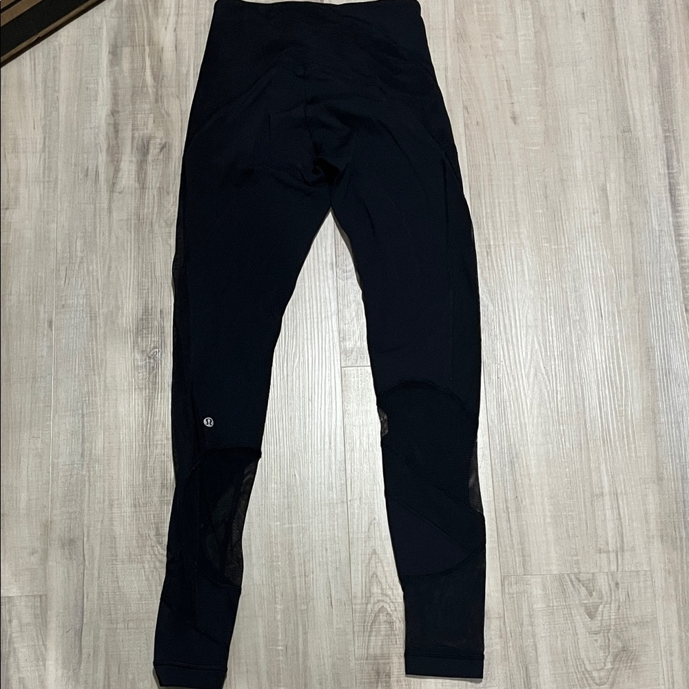 Lululemon black mesh Leggings